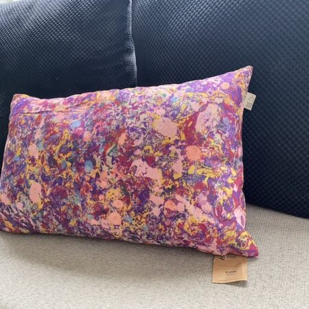 Kussen Fuchsia  30x50cm - Dutch Decor